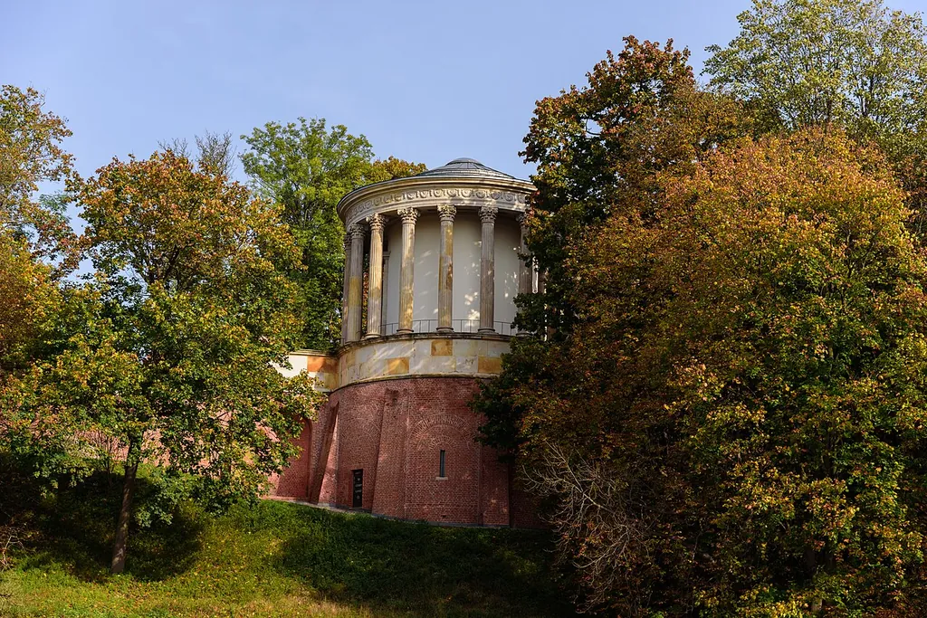 Świątynia Sybilli w Puławach in Puławy – Photo 4 of 6