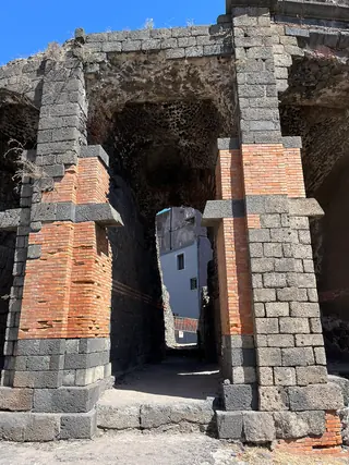 Teatro antico e Odeon in Catania – Bild 8 von 8