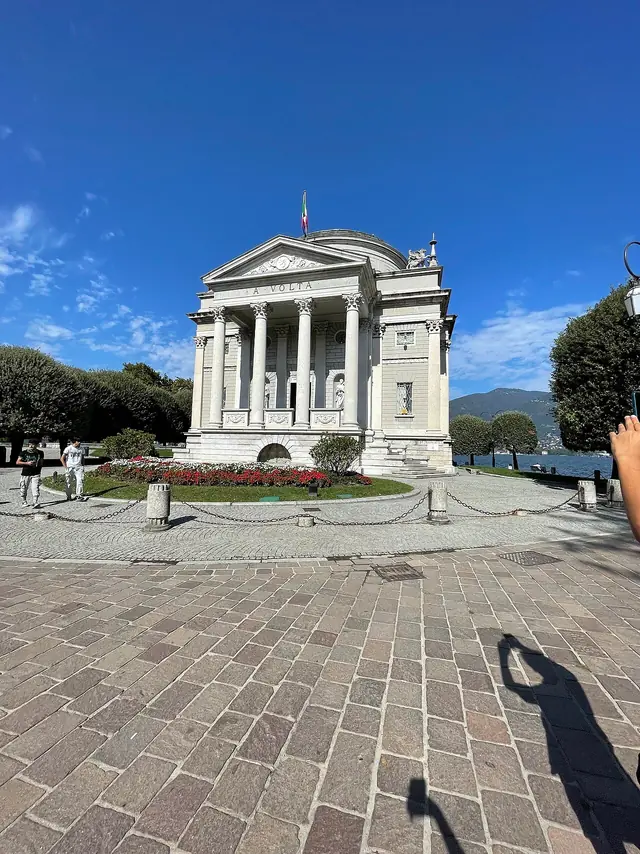 Tempio Voltiano in Como – Bild 3 von 10