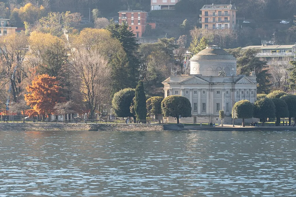 Tempio Voltiano in Como – Bild 4 von 10