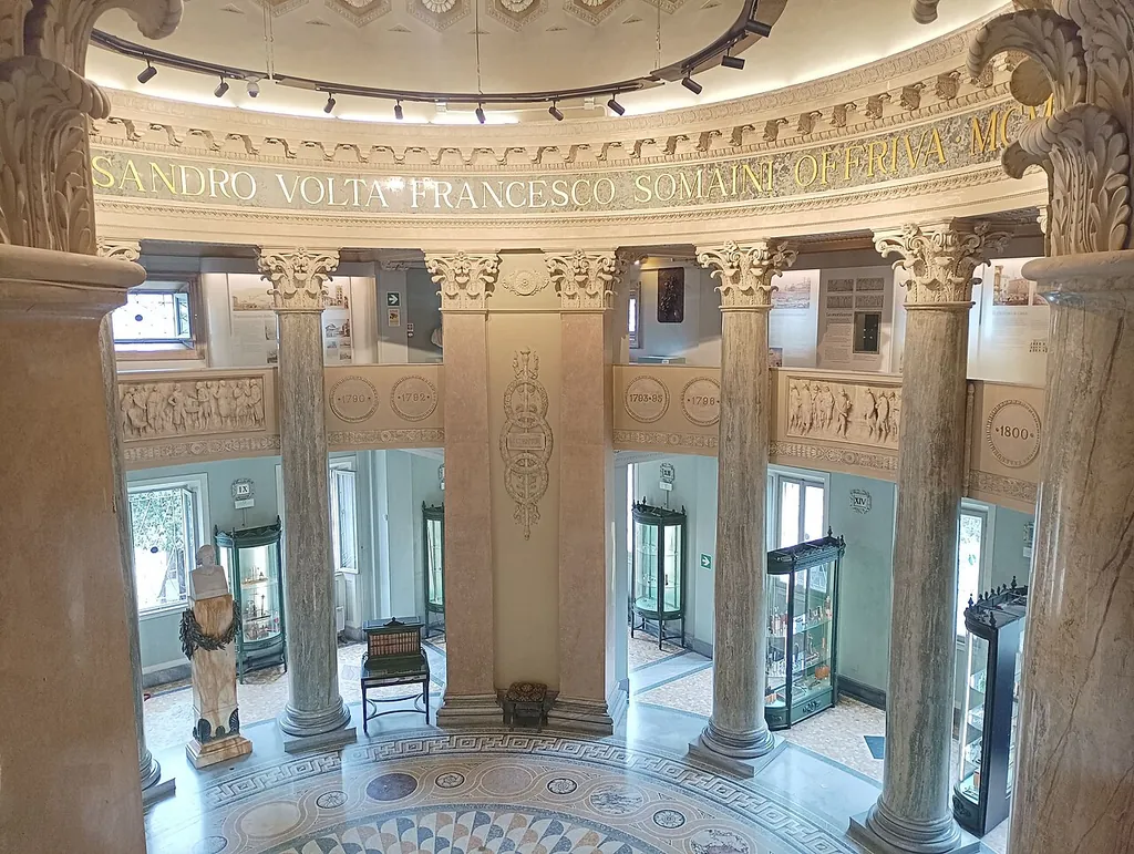 Tempio Voltiano in Como – Bild 5 von 10