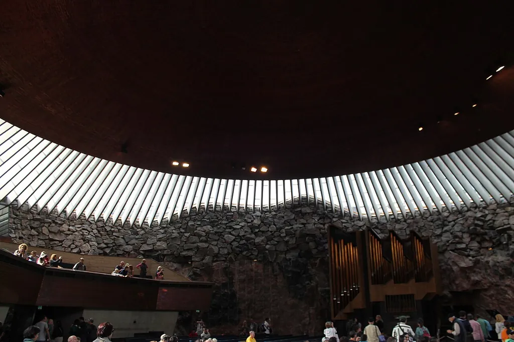 Temppeliaukion kirkko in Helsinki – Kuva 8/9