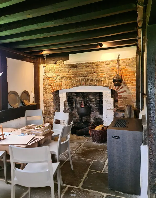 Queen Elizabeth's Hunting Lodge in London – Bild 4 von 10