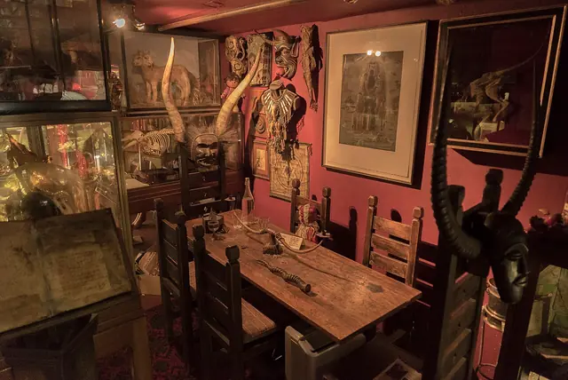 The Viktor Wynd Museum of Curiosities, Fine Art & Natural History in Londres