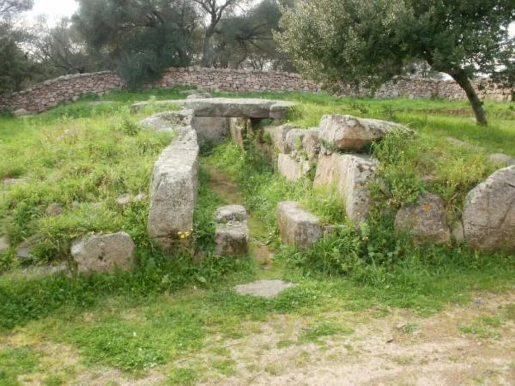 Tomba dei giganti di Moru in Arzachena