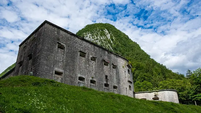 Trdnjava Kluže in Bovec