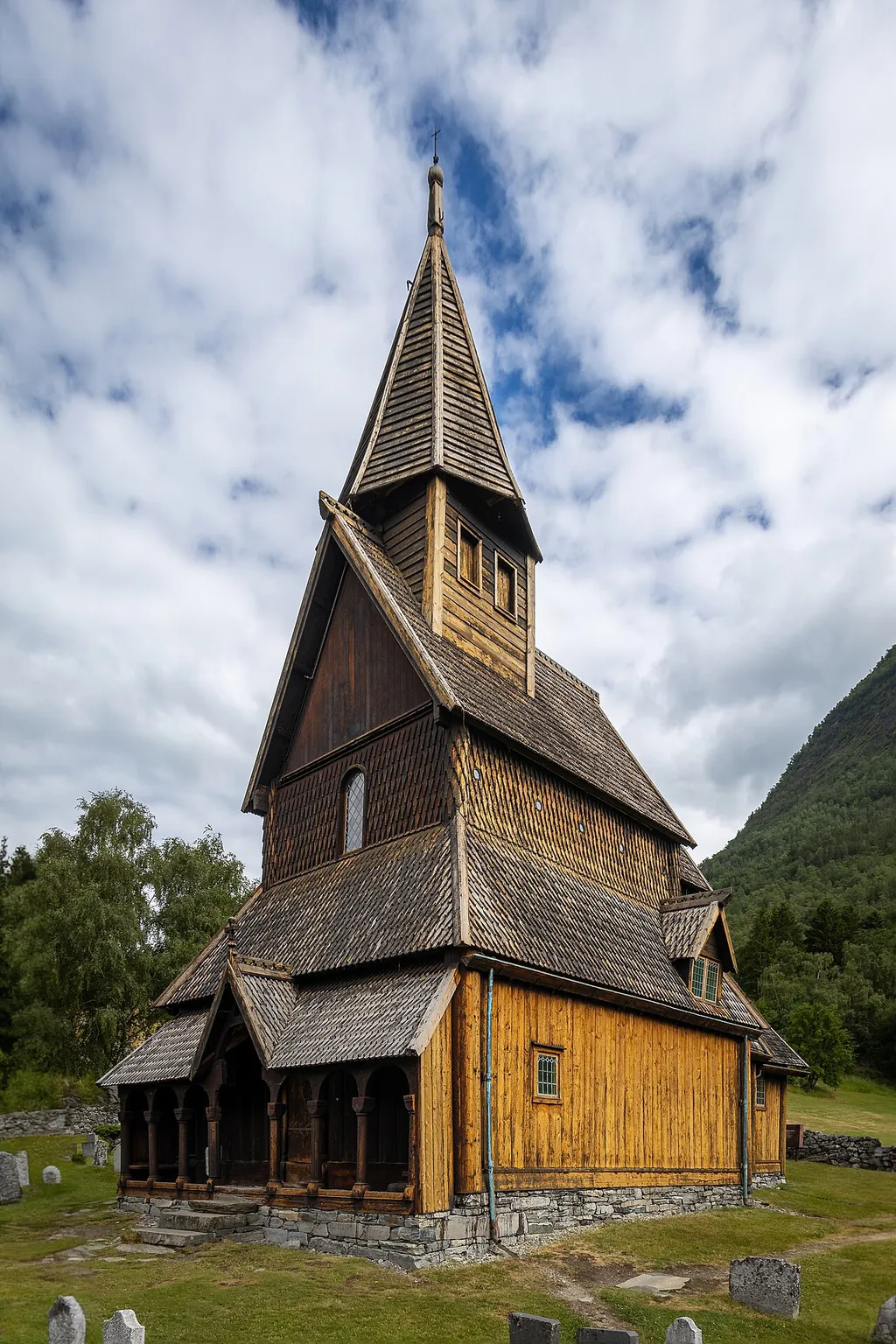 Urnes stavkyrkje in Ornes – Bilde 3 av 8