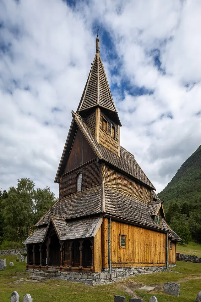 Urnes stavkyrkje in Ornes – Bilde 3 av 8