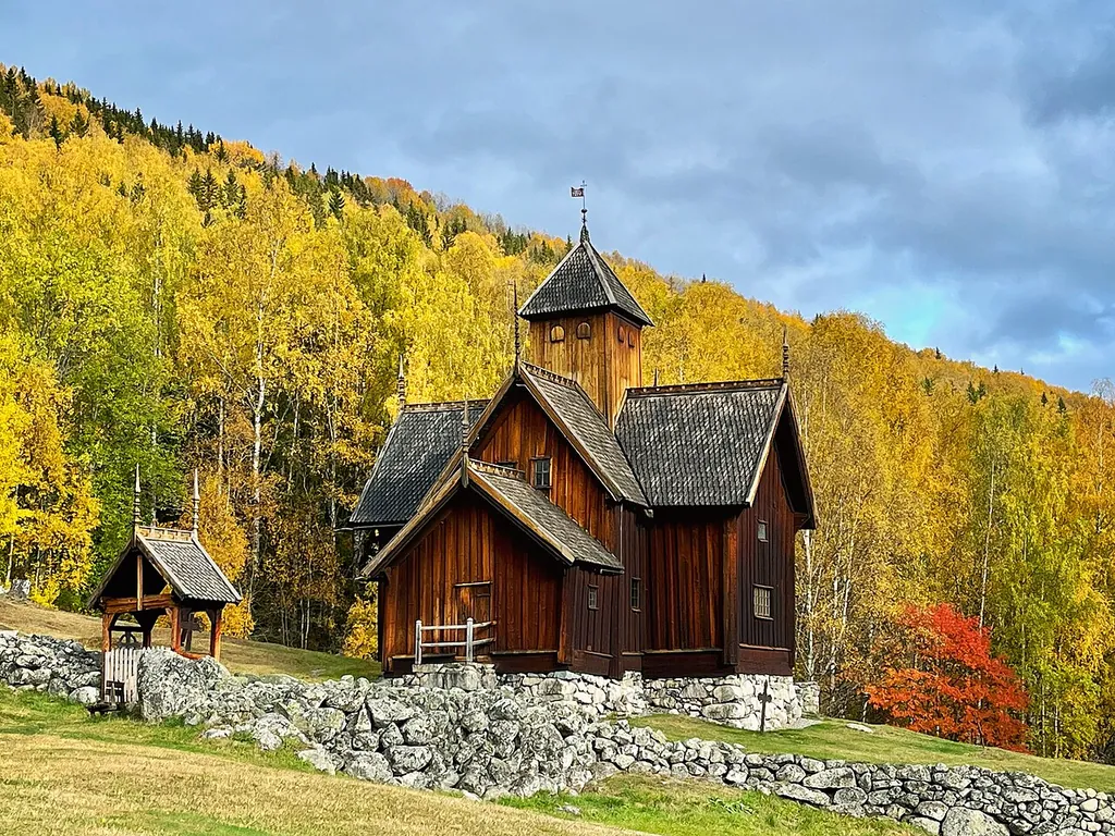 Uvdal stavkirke