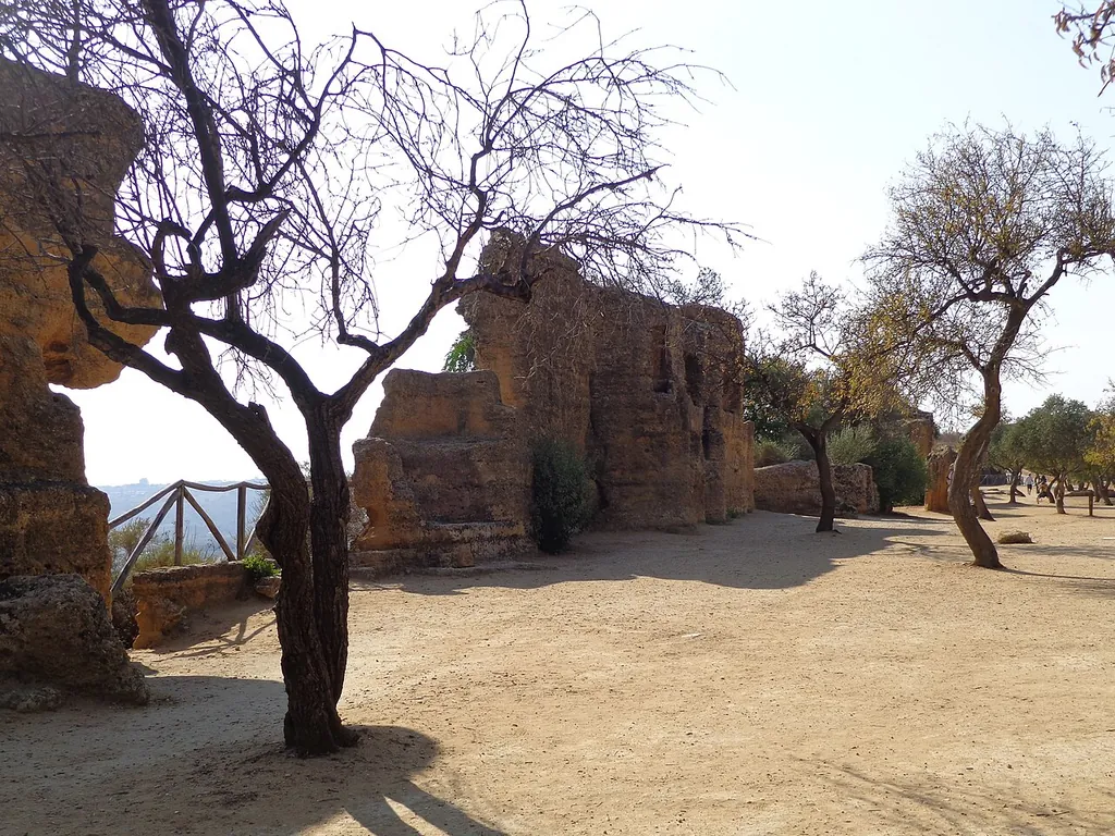 Parco Archeologico e Paesaggistico della Valle dei Templi in Agrigento – Photo 5 of 7