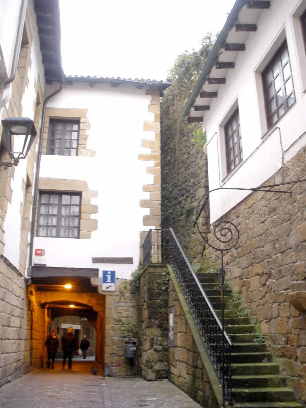 Victor Hugo Etxea in Pasaia