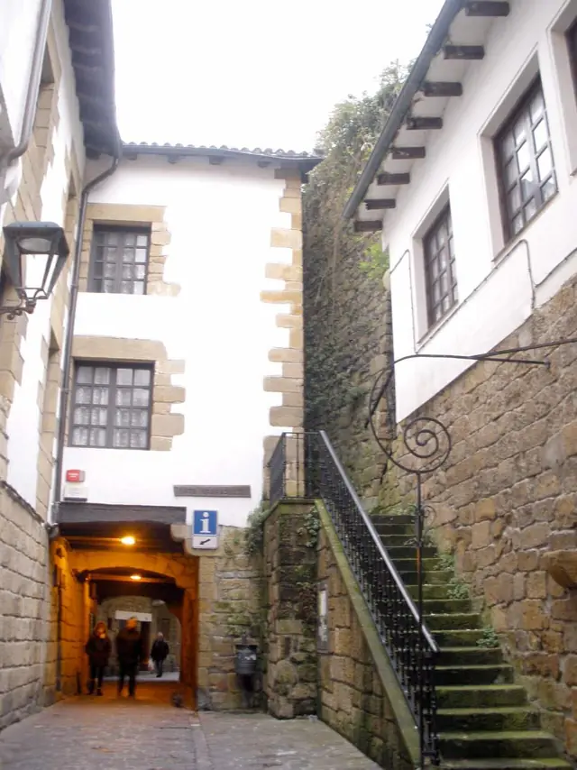 Victor Hugo Etxea in Pasaia