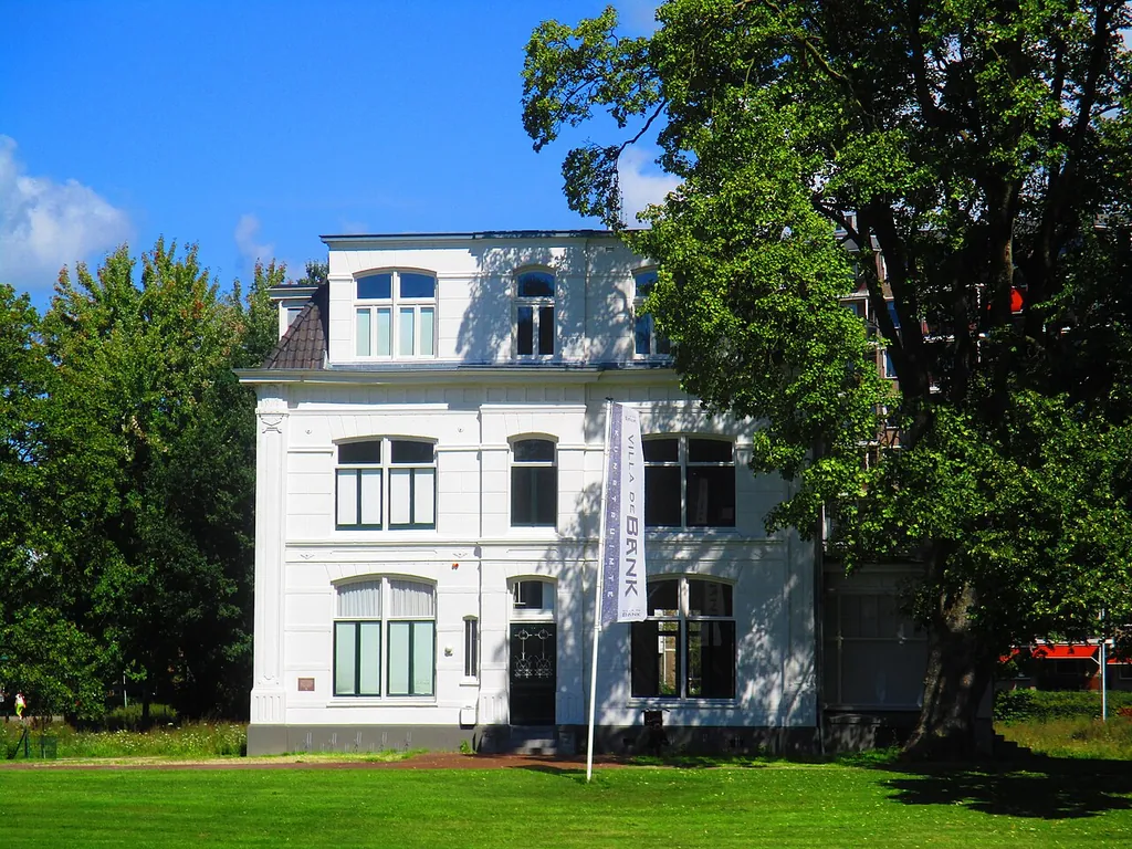Villa De Bank in Enschede – Bild 2 von 2