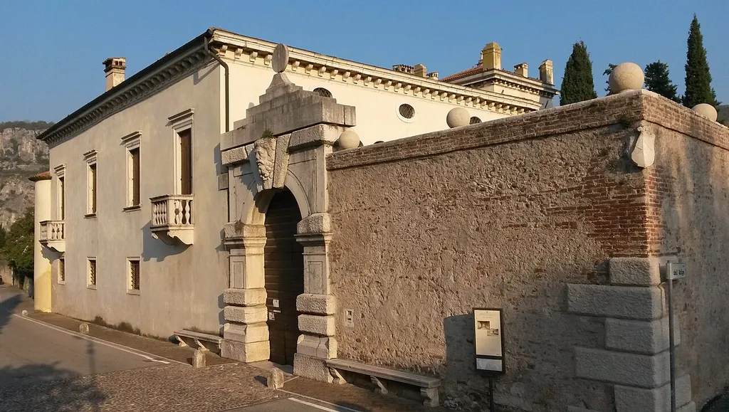 Villa Del Bene in Dolcè