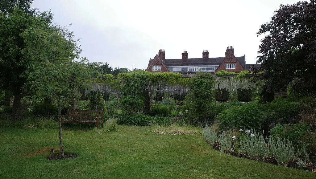 Winterbourne House and Garden in Birmingham – Photo 4 of 5