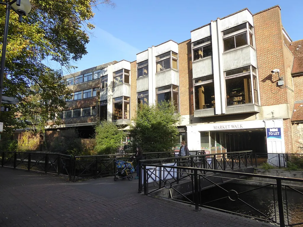 Young Gallery in Salisbury – Photo 2 of 2