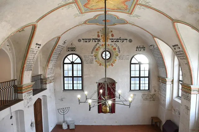 Zadní synagoga a dům Seligmanna Bauera in Třebíč