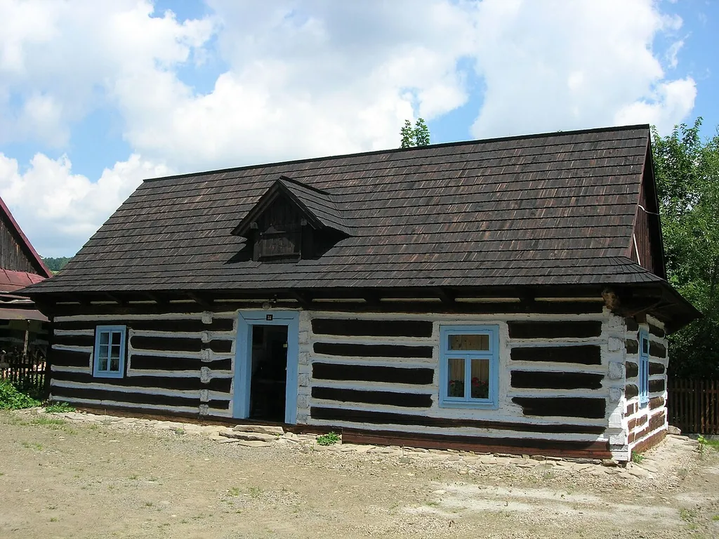 Zagroda Maziarska w Łosiu in Łosie