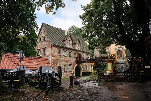 Zamek Grodno in Zagórze Śląskie – Photo 2 of 8
