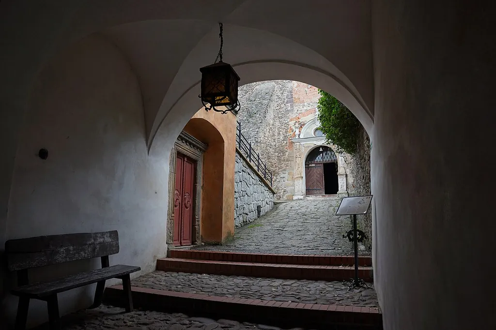 Zamek Grodno in Zagórze Śląskie – Photo 3 of 8