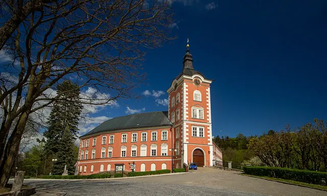 Zámek Kamenice nad Lipou