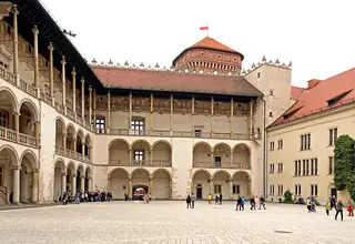 Zamek Królewski na Wawelu – Państwowe Zbiory Sztuki in Krakau – Bild 1 von 10