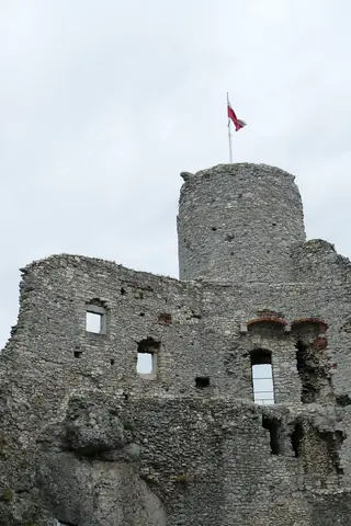 Zamek Ogrodzieniec – Zdjęcie 2 z 8