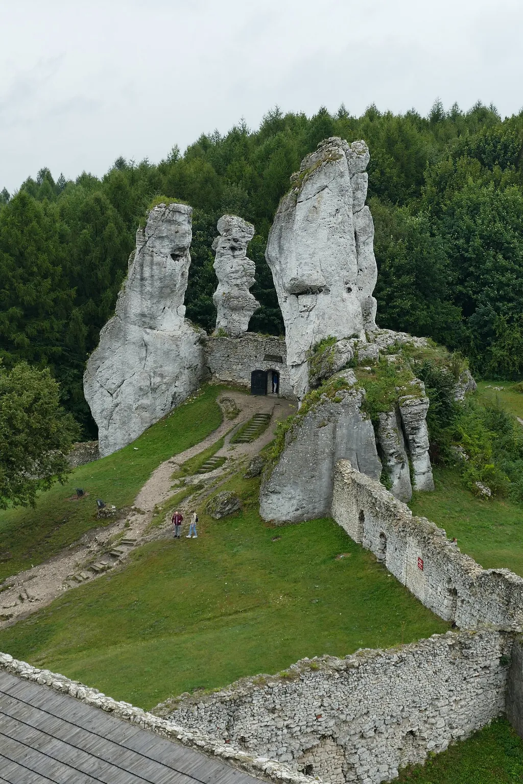 Zamek Ogrodzieniec – Zdjęcie 4 z 8